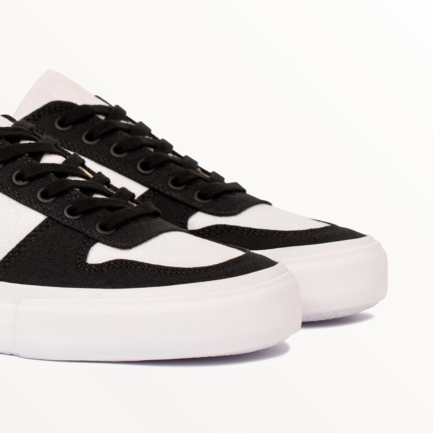 Bal White/Black