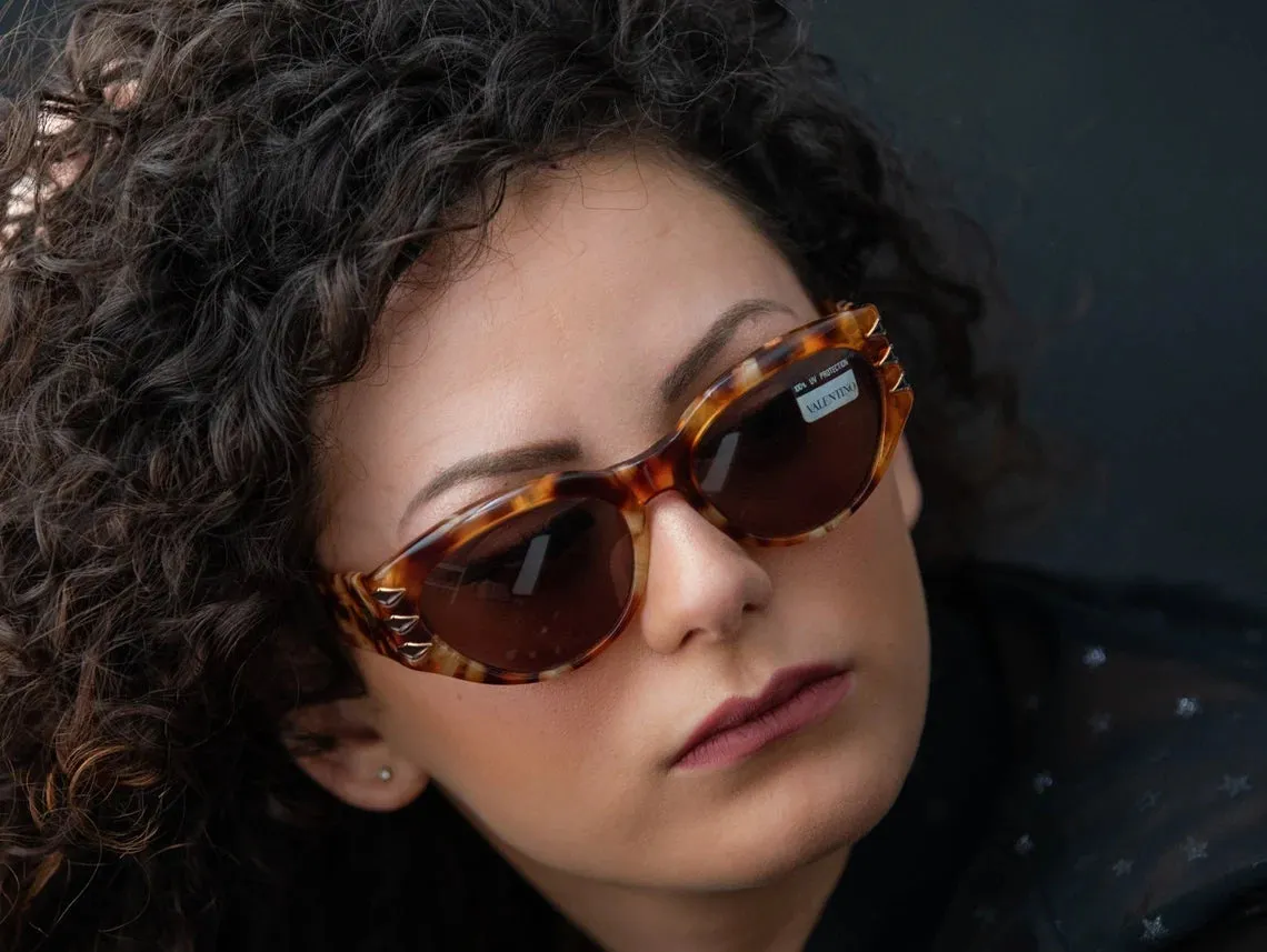 DS04 – Valentino Glamorous Sunglasses Cat Eye Thick Tortoise V640.