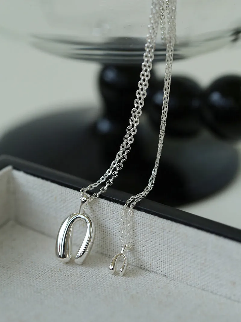 Minimalist Geometric Horseshoe Pendant Chian Necklace