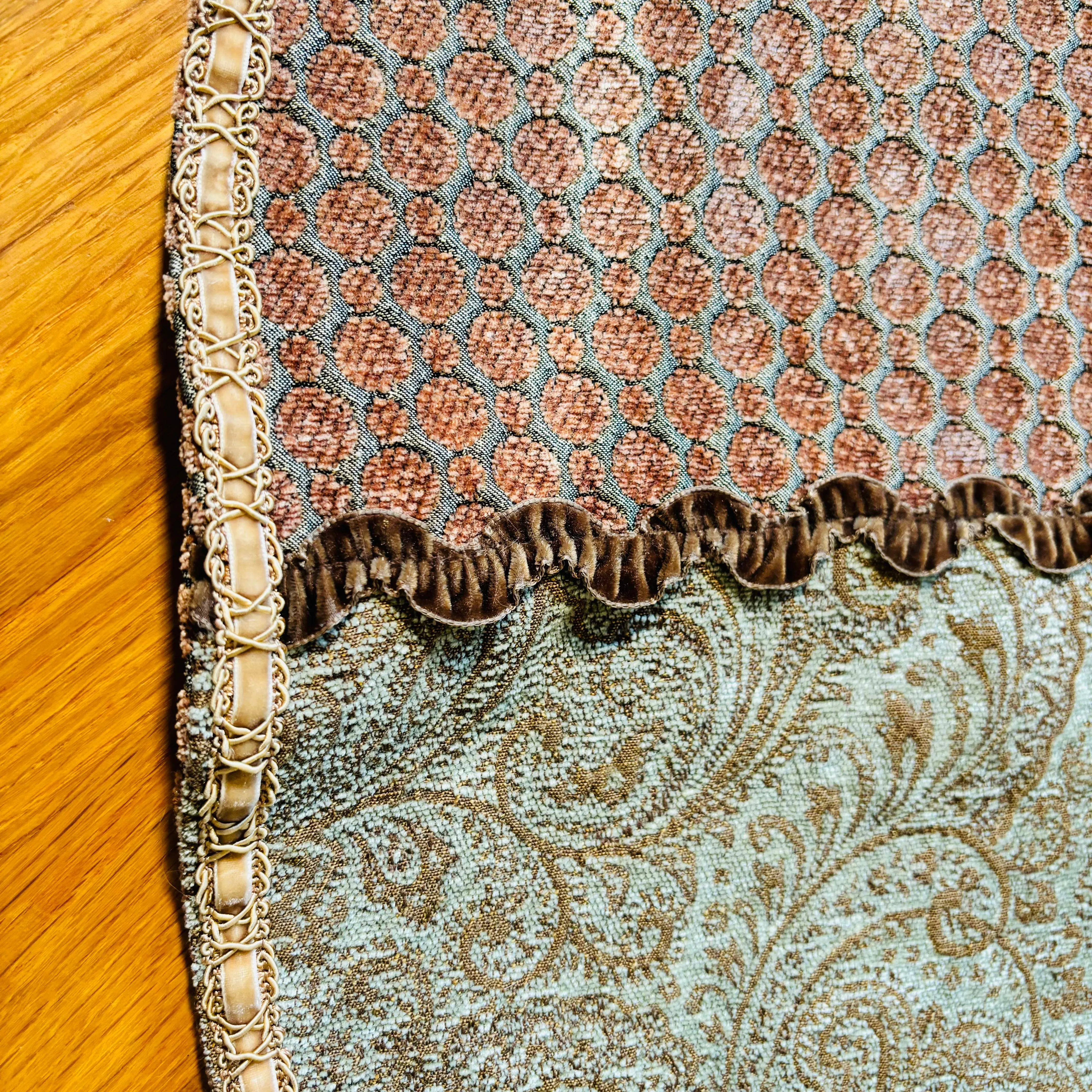 Vintage Christmas Tree Skirt