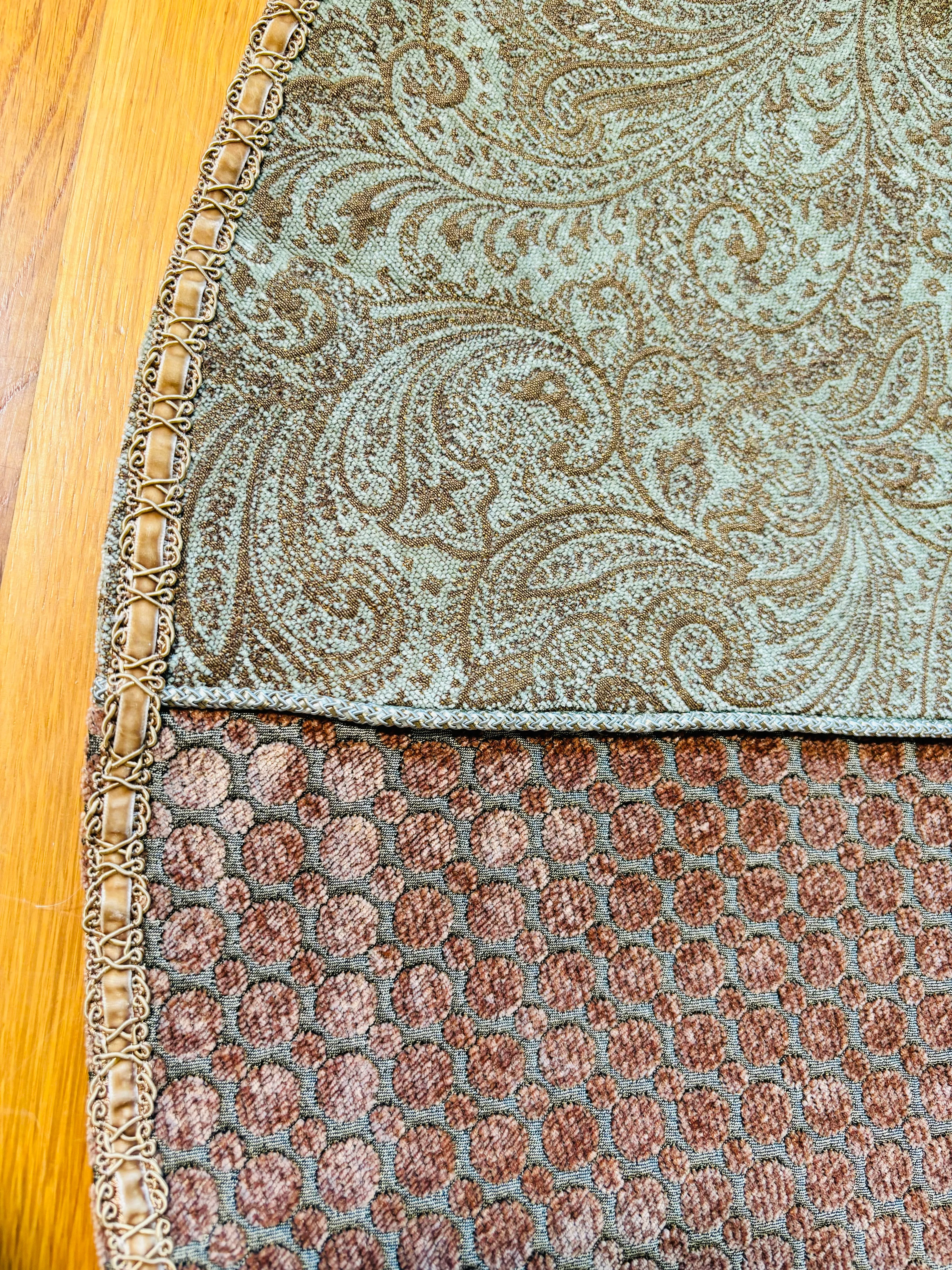 Vintage Christmas Tree Skirt