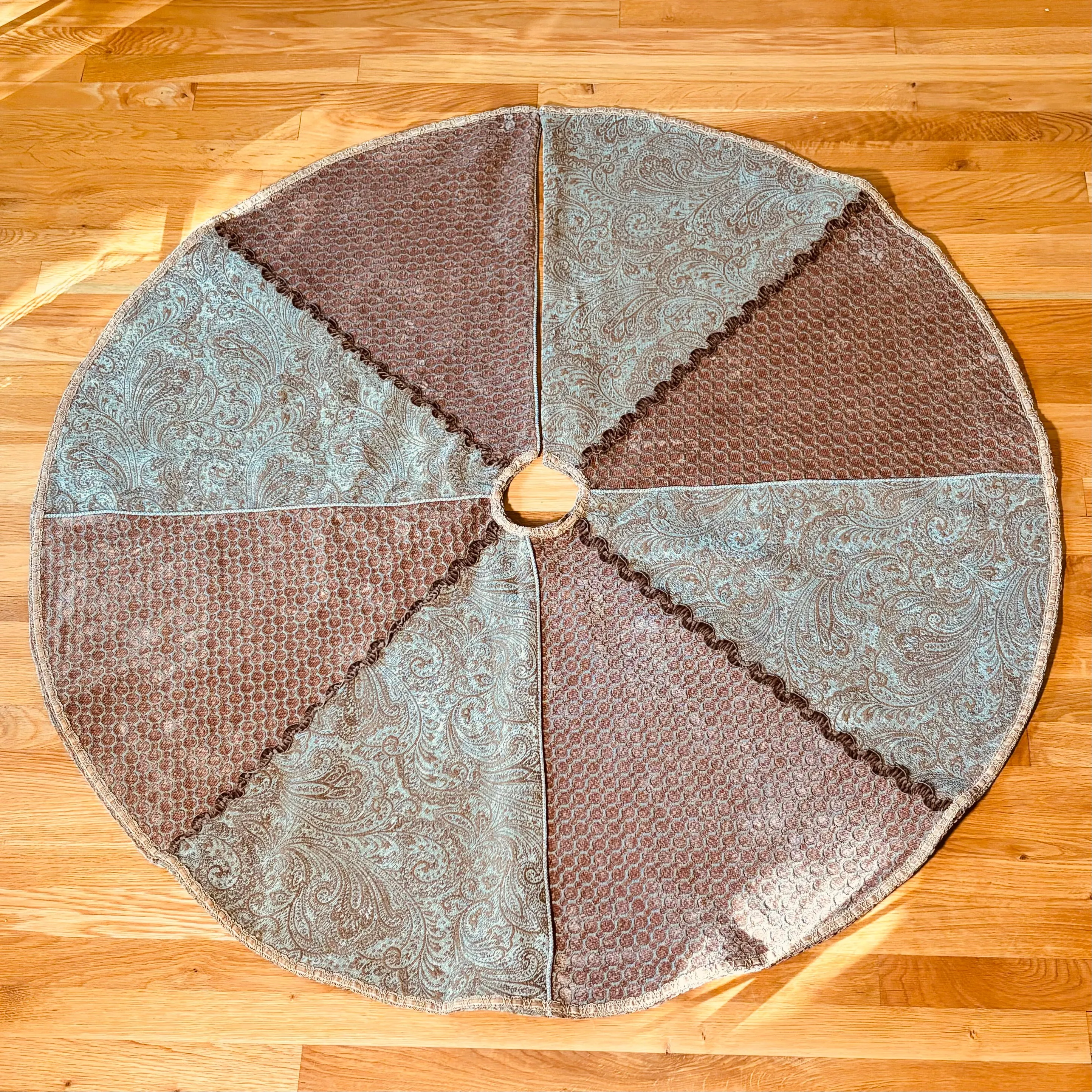 Vintage Christmas Tree Skirt